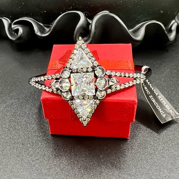 Stunning Banana Republic Edwardian Bracelet w/ Round Square and Triangular CZs - Picture 7 of 11